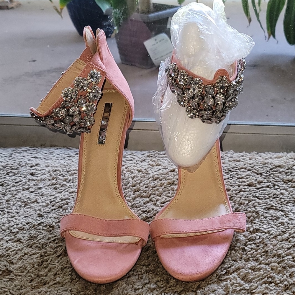 Shoes - Picture 2 of 4